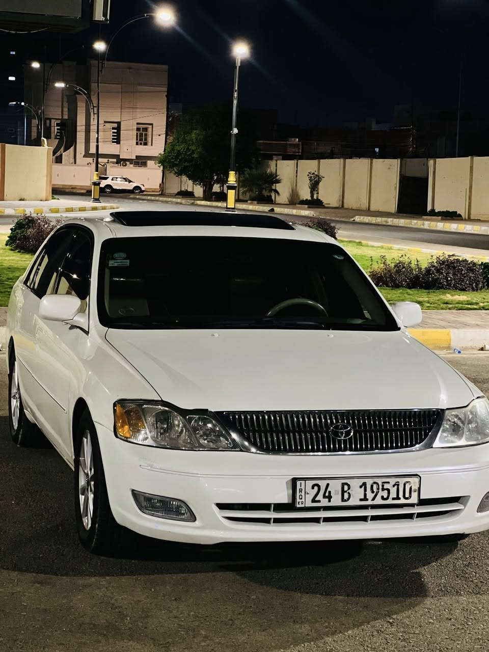 السلام عليكم 
تويوتا افالون 2000 امريكي فول مواصفات 1/1 xls
السياره جديده جدا مكينة جديده مكينه 6 سلند 3000 
السياره بيها كم مكان صبغ قماره مكفوله لا شاصي ولا لغد 
منظومة تبريد جديده راديترات جديده ادامة كامله على المكينه 
تخم تاير جديد حداديه جديده 
مواصفات السياره 
-فتحة سقف طكتين 
-كشنات كهرباء 
-كشنات تدفئه 
-كشنات خزن 
-سستم سماعات jbl مع دمام
-مثبت سرعه 
-شاشة معلومات بلاديه 
-كاميرا خلفيه 
-داخل مغلف جلد 
مكان السياره الانبار الرمادي 
سعر السياره 95 ورقه وبيها مجال 
رقم الهاتف ***********
