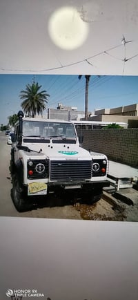 /مكلف بالنشر  للبيع ديفندر دسكفري ابيض لون  مكانها بغداد مشروع وطني بل...