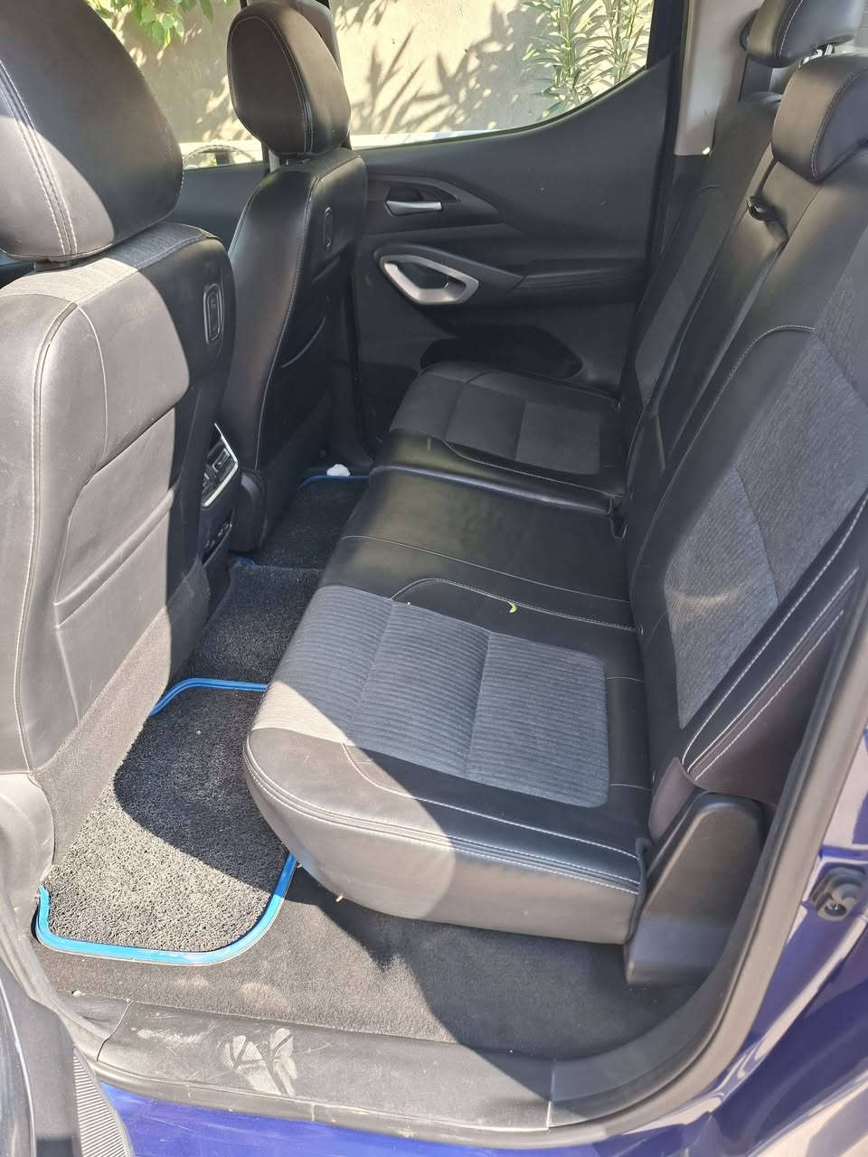 شانجان هانتر
للبيع موديل 2023 
محرك 4 سلندر 2400 تيربو 
سياره كفاله عامه كير ميكنه كشر فقط طخه خفيفه
اسفل الجاملغ الخلفي ومعدله بارد 
سعرها ١٦٥ ورقه وبيها مجال بصيط 
للاستفسار ***********
