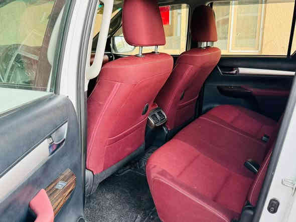 السلام عليكم 
بيكم هايلوكس موديل 2024 كويتي V6
ماشيه 40 رقم شمالي باسمي تحويل ثاني يوم
بيهه تكحيل بل جاملغ الايمن الامامي وموضح بصور 
مكان السياره الفلوجه 
السعر 38500$ وبيهه مجال 
***********
