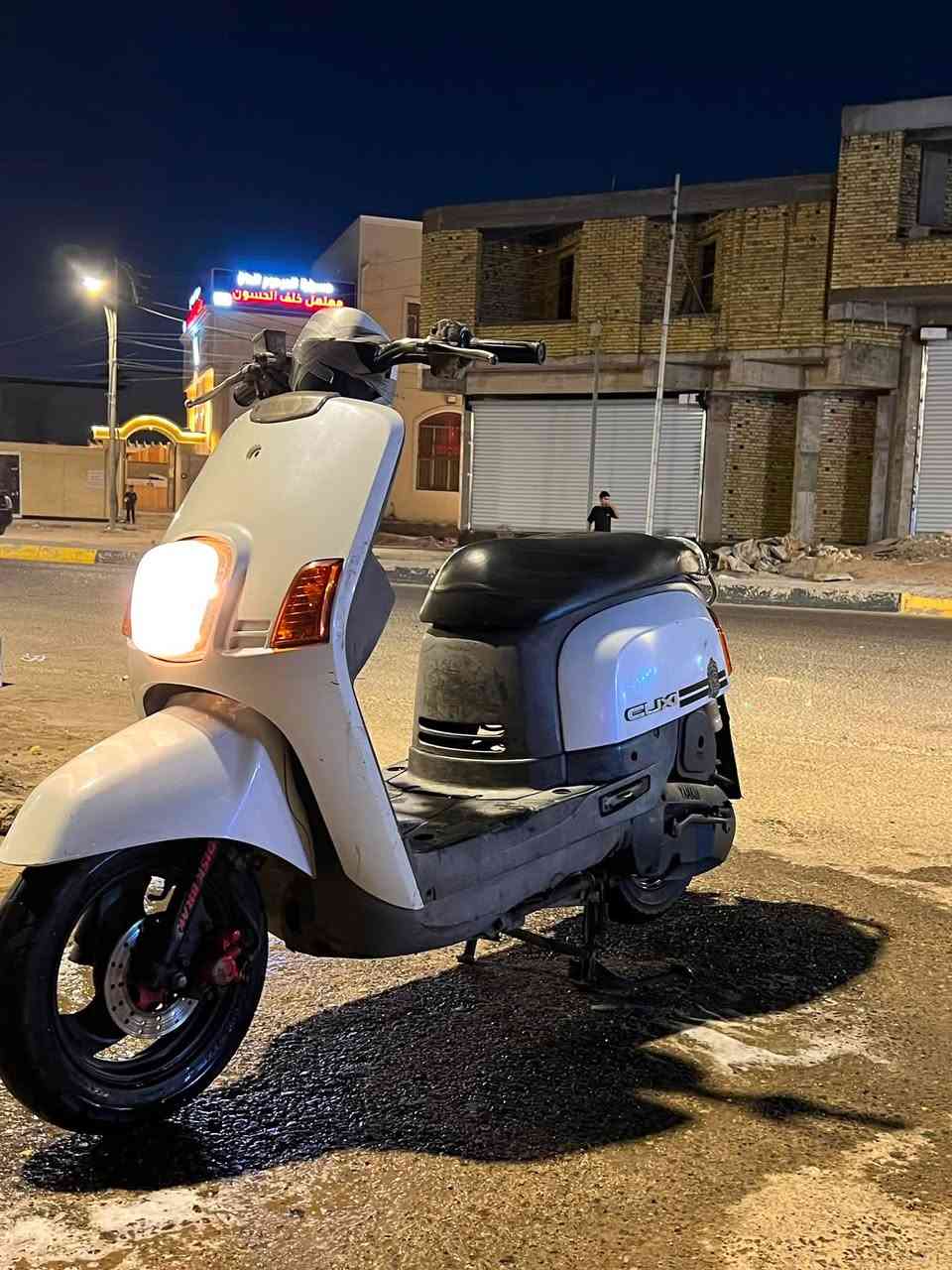 السلام عليكم
دراجة بوليسي للبيع 
الدراجه كلشي شغال بيها 
من سلف من كهربائيات من اشاير 
كلشي شغال بيها 
دراجه تجي تشوفها بعينك 
دراجه مفتوحه مره وحده ل سبب تعمير الدراجه
السعر925 موشراي لاتعبني فدوه اروحلك 
التواصل ع رقم واتساب او رصيد
 مكاني بصره حكيميه ***********
