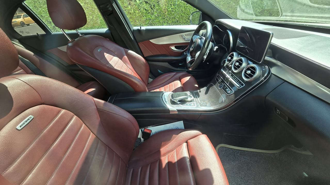 مارسيدس 2018  C43 فول مواصفات للبيع او مراوس 
كير محرك مكفول محرك 6v تخم تاير تبريد ثلج صدرها جديد سياره جاهزه من كلشي نضيفه مال جناي بيها كزوز بلادي 
حادثها كلش حلو موجوده صور حادثها 
الاستفسار *********** مكاني بغداد السيديه
