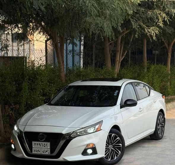 اللهم صلي على محمد وال محمد 
السلام عليكم 🫡 

اقرا التفاصيل كامل صور حادث وسونار موجود بالمنشور خابرني وتشلع عيوني 
نيسان التيما 2019 رقم السليمانية بسمي تحويل وكاله جاضر سنويه جديد تنتهي2027
فئه SR
بالنسبه للمواصفات 
السياره بلاص 1/1
سقف سلايت تشغل عن بعد 
كشن جلد +كشن كهربائي 
كشنات تدفئه 
سايد بريك بصمه 
شاشة كبير 
رادارات جانبيه 
شفتات ستيرن 
تحكمات جهتين 
كامرات جانبيه 
كارب بلاي 
شحن لاسلكي 
مقاعد خلفي شحن تابسي 
مري شفط+مري لابتوب 
لايتات عالي ناصي كله زنون 
حجم محرك2500
محرك كير وضع شركه برغي مامفتوح 
ماشيه 79الف 
دهن كير مبدل جديد 
دهن محرك مبدل جديد 
تخم تاير مبدل جديد 
صدر امامي خلفي جديد
سبير مانازل 
بصمتين مع السيارة 
ملاحضه السيارة مكفولا من صبغ وتبديل 
فقط 3اماكن بارد مصلح BDR
مكان السيآره كركوك قضاء داقوق 
السعر158بيها مجال 
***********
