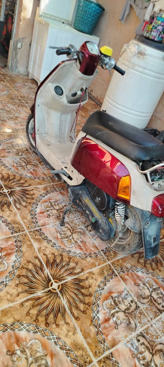 سلام عليكم بوليسي موديل 2010 محرك بلاد برغي ممفتوح تخم تاير كهربائيّات سلف مكينه خرسه سعره 370 وبيه مجال هذه مو سعره بس محتاج عنوان ديالى غالبيه رقم الهاتف *********** خاص مغلق
