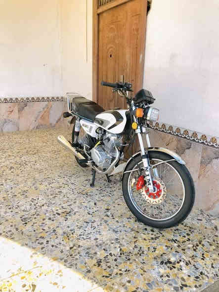 سلام عليكم للبيع دراجه اربعه كير سكنر موديل 2024  امتياز ول مكينه اصلي كهربائيات كلها شغاله لايت زنون دراجه لا تنقيص ولا تدخين ولا تبخير تايرات جدد السعر 700 وبيها مجال قليل حك الجيه مكاني الدوانيه الحمزه الشرقي رقمي ***********
