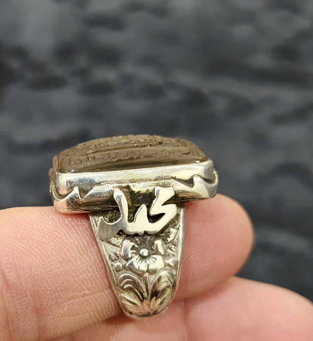 السلام عليكم خواتم واحد يماني  كبدي ذمة والثاني در نفطي نجفي ذمه مخطوط صياغة يدوية ثقيلة سعر المحبس الواحد (٦٠٠) ألف دينار والي  ميعجبة السعر خلي يعبر المنشور لا يعلق تحياتي الجميع


**إذا كنت صاحب هذا الإعلان وتريد حذفه لأي سبب، رجاءا أرسل رسالة إلى الدعم الفني**