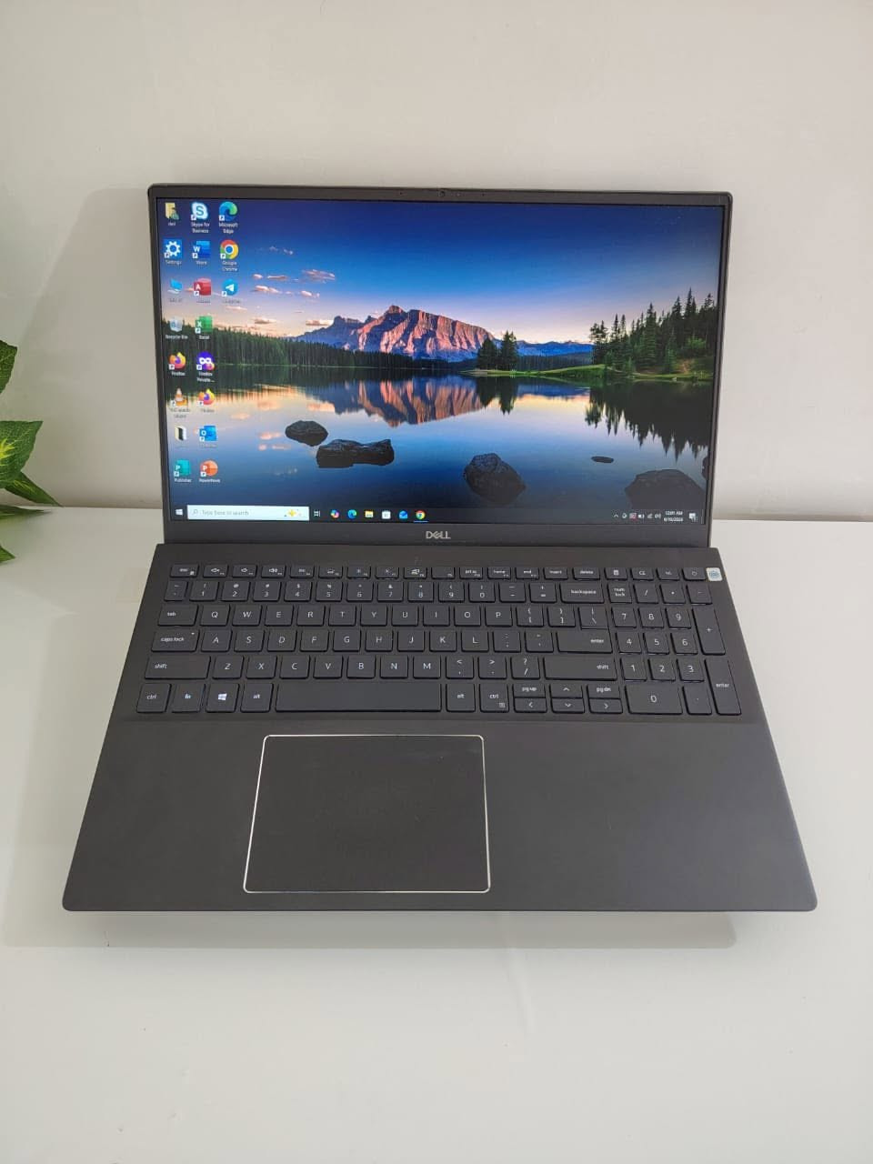 Dell Vostro 5402 - نظافة ممتازة وأداء خارق من الجيل الحادي عشر 🚀
إذا كنت تبحث عن لابتوب يجمع بين الأناقة، الخفة، والقوة.. فهذا العرض مصمم لك بالظبط!
🔍 المواصفات الفنية العالية:
 المعالج: Intel Core i7 - 1165G7 (كور آي سفن - الجيل 11) أداء سريع جداً وسلس.
 الذاكرة (RAM): 16GB DDR4 لتشغيل عشرات البرامج في نفس الوقت بدون أي تعليق.
 الهارد (Storage): 256GB SSD فائق السرعة لإقلاع النظام بلمح البصر.
 كرت الشاشة: Intel(R) Iris(R) Xe Graphics 8GB ممتاز للتصميم والألعاب المتوسطة.
 الشاشة: دقة عالية FHD (1920 * 1080) لألوان واضحة ومريحة للعين.
 الكيبورد: كيبورد ضوئي (ستيكر) مميز للعمل في الظلام.
 البطارية: 100% (بطارية جديدة تماماً 🔋 تعيش معك!).
🛡️ ضماناتنا هي رأس مالنا (اشترِ وأنت مطمئن):
 ✅ ضمان فحص قبل الإرسال لضمان سلامة الجهاز.
 ✅ ضمان الفحص أمام المندوب، تأكد من النظافة والمواصفات بنفسك، ولك حق الاسترجاع فوراً إذا وجد أي خلل بخلاف الاتفاق.
 ✅ ضمان استبدال لمدة أسبوع كامل بنفس الموديل (في حال وجود أي خلل مصنعي).
🎁 الهدايا والخدمات المجانية:
 🖱️ ماوس هدية.
 💼 حقيبة لابتوب مميزة لحماية جهازك.
 🚚 توصيل مجاني وسريع لجميع محافظات العراق خلال 48 ساعة فقط! 🇮🇶
💰 السعر التنافسي:
510 ألف دينار عراقي فقط! (شامل التوصيل والهدايا والضمان).
📞 للحجز أو الاستفسار:
يرجى مراسلة الصفحة أو الاتصال بنا.
الكمية محدودة جداً، سارع بحجز جهازك الآن! 🛒✨


**إذا كنت صاحب هذا الإعلان وتريد حذفه لأي سبب، رجاءا أرسل رسالة إلى الدعم الفني**