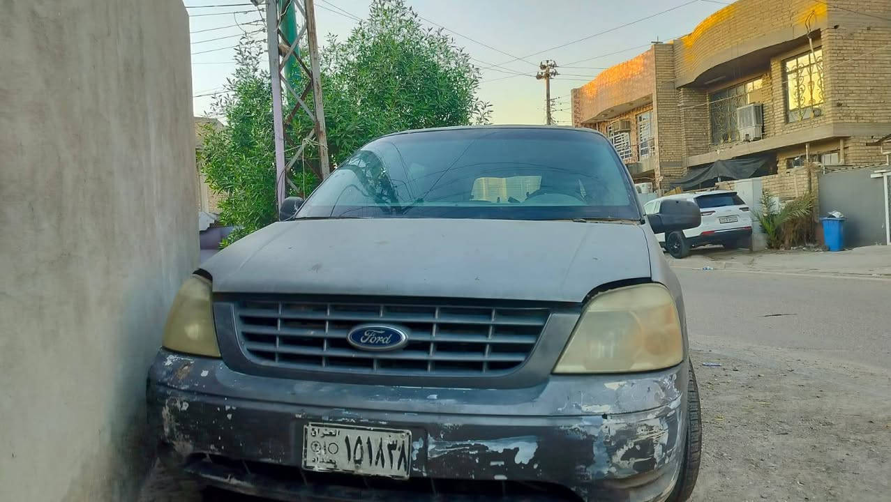 سلام عليكم فورد فورستر  امريكي ٧ راكب ب ٣٥ وبيها مجال للاتصال ب رقم  *********** مكانها البلديات مكلللف ب نشرررر!!!!!!
