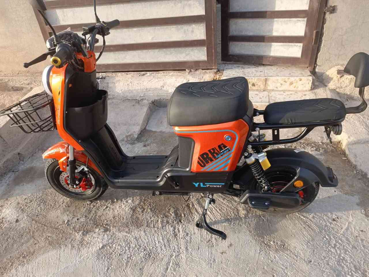 سلام عليكم ماطور R9للبيع اي عيب مابي نضافه فول وكهربايات كلهه شغاله السعر 405 التواصل عله رقم ***********
