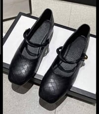 قياس ٣٧/٣٨ • ملابس