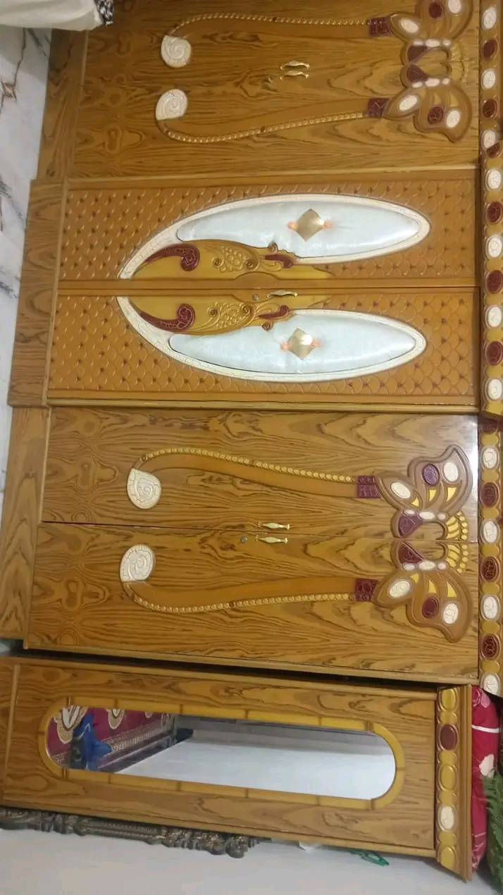 غرف نوم للبيع نظيف كلش حلوه 
80% نظيف جدا مستعجل عليه 
عرض كلش مناسب الي يأخذها 
من نصيبه شايف كل خير 
*********** عنوان السدة الهندية
