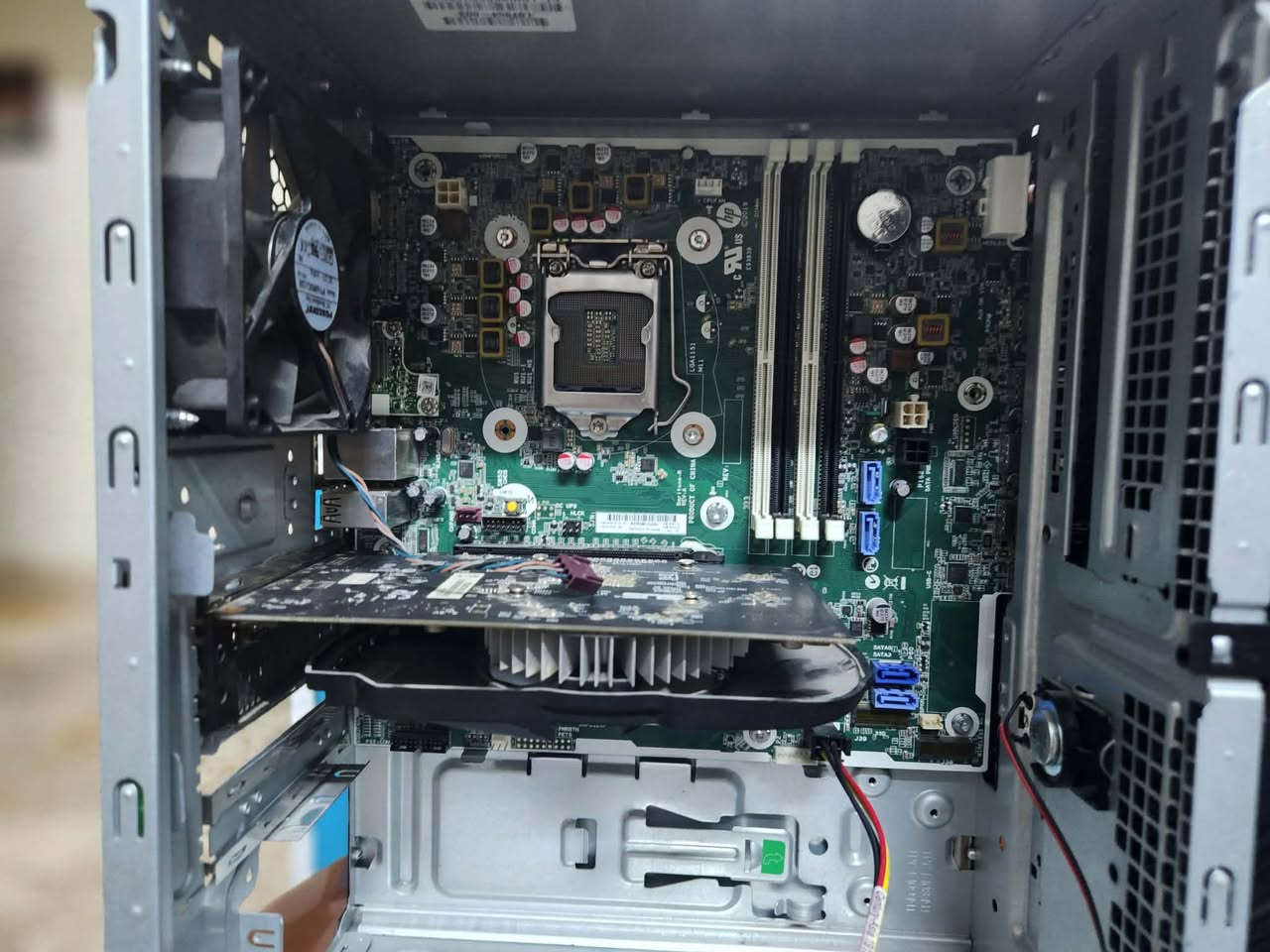 🔥 قطع متوفرة مع توصيل 🔥

🎮 GTX 1050 Ti
سعر 65 (لا تعدين ولا امزون )

🎮 GT 710
السعر: 25 مع توصيل

معالج 
Intel i5-6500 (جديد)
السعر: 35

مذربدورد 
H110-4S (جديدة)
السعر: 35

 رامات 
RAM 16GB DDR4  2133MHz
السعر: 55

 كيبورد 
GK70 Gaming Keyboard
مع الكارتون، مريحة جداً وشكلها مرتب وضخم وهم بي نايلونه بيها مغناطيس لا معصم 
السعر: 20

مذربورد + كيس سستم جيل ثامن
حجم متوسط، شغالة
السعر: 50

شاشه تشتغل ع باور بانك زغيره سعرها 35 1080p

قارء اقراص سعره 10 ينباع ب محلات ب 30 كارتونه مالته ضاعت

📦 يتوفر توصيل.


**إذا كنت صاحب هذا الإعلان وتريد حذفه لأي سبب، رجاءا أرسل رسالة إلى الدعم الفني**