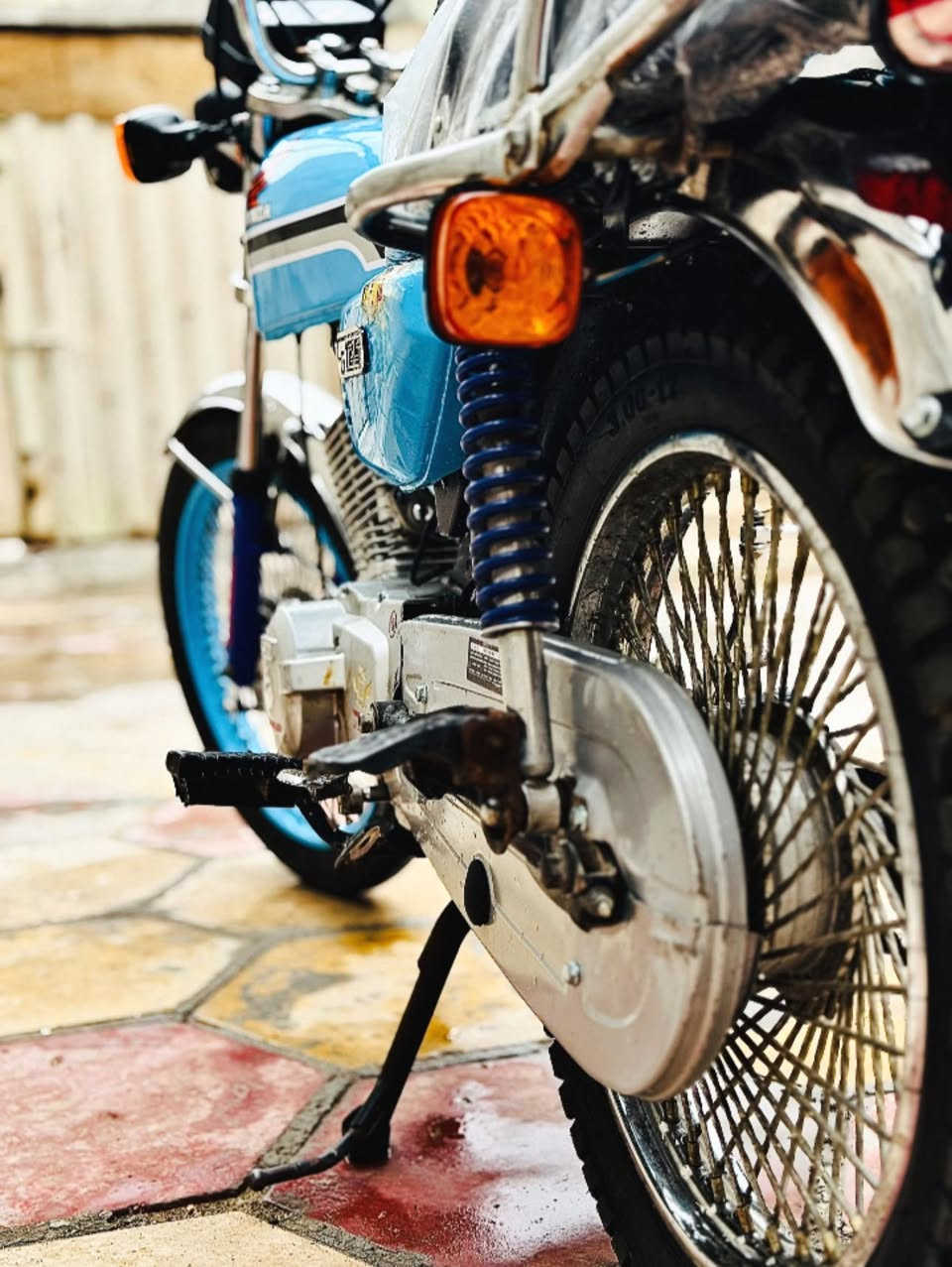 السلام عليكم
دراجة 4 كير للبيع مديل 20 اوراق اصولي وكيلها العارضي 
الدراجة نضيفه كلشي بيها جديد السعر 750 وبيها مجال 
مكاني نجف للستفسار خاص او ***********
ملاحظة -:  اكرر اوراق اصولي  مو سكنر
