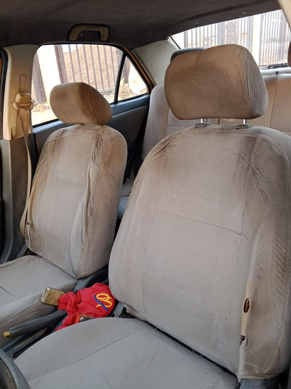 ((بلاشششش)) بسعر تلفون
السلام عليكم سيارة جيلي موبل موديل 2010 أوتوماتيك كير ومكينه ففتي (vvt) ياباني يعني ماكو توكفك بشارع سيارة كاملة مكملة أي نقص ما بيها تخم تاير جديد 
صدر أمامي خلفي جديد 
السيارة بيها منظومة غاز 
كهربائيات كلها شغالة لايت عالي ناصي بك لايت اشاير جام يصعد وينزل سنتر لوك 
سنوية عضم عاج 
راعيها يريد تحويل 
السعر :  13 ورقة وبيها مجال 
العنوان :بغداد الشعب شارع الصحة
الرقم: ***********
