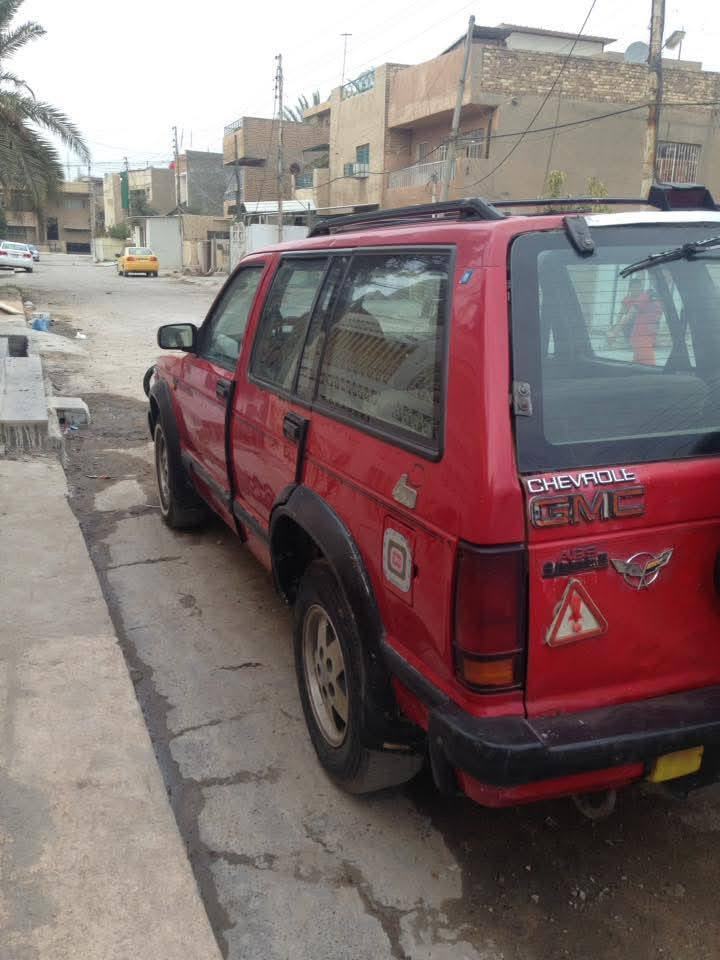 السلام عليكم سياره جيمي بلاير  موديل ٩٢ كير ومكينه بلادي السياره شغاله بس متروكه ابيع عله حطتهة رقم بغداد متواجدعل فيس سعر ٢٦ورقه وبيه مجال حك الجيه رقم ***********
