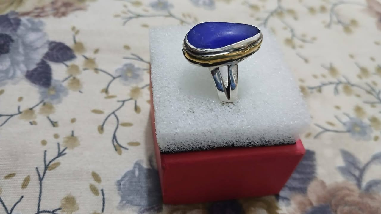السلام عليكم 
عطف مرصود قديم صياغه قديمه السعر ٩٠ 
ياقوت ازرق قديم داير ذهب  السعر ١٢٥


**إذا كنت صاحب هذا الإعلان وتريد حذفه لأي سبب، رجاءا أرسل رسالة إلى الدعم الفني**