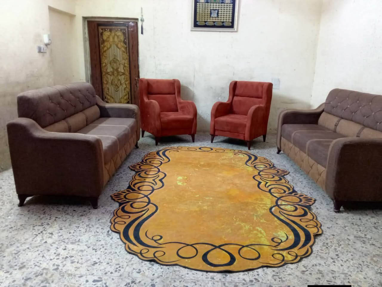 تخم 8 مقعد نظيف
  سعر 140 وبي مجال مكان
  يوجد توصيل 
 ‏‪0786 975 5533‬‏
