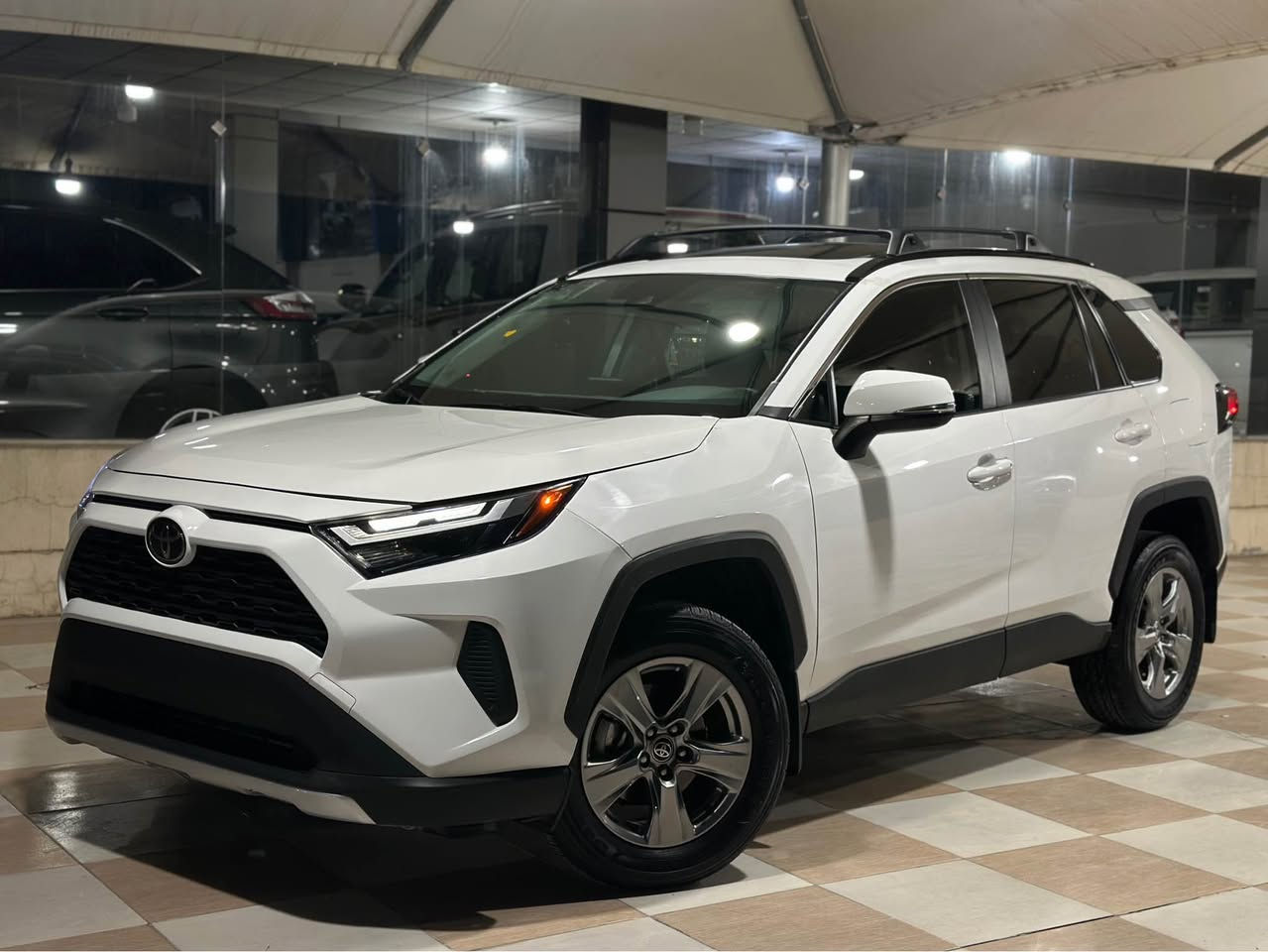TOYOTA RAV4 XLE 
سه ياره كه نيو بؤنت بؤياخ په ليك له چه ملاخ بيناوگرتن ته نها تؤزيك قرنج هه يه سه ياره كه فول مواسه فاته ته نها ده بل ئه كسل نيه كاتي نه شكاوه ته نها ١٨ مايل روشتوه به ئيرباگ سيسته مه هه موو گيان به شه رت گيرو مه كينه كاره باي نرخ-٢١٥$ مه جاليكي كه م 2T3W1RFV2RW313042 ره قم شانسي داناوه 
***********
***********
Whtas app 
Vaiber رانية, السليمانية
