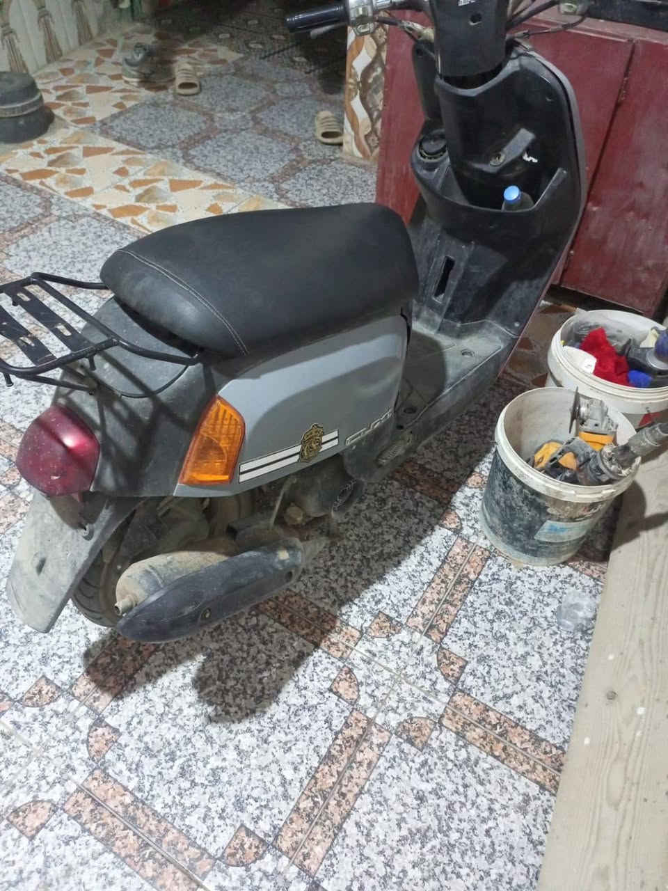سلام عليكم البيع ماكس بوليسي دراجه نضيفه مكينه ما مفتوحه صوته ناعم مكينه لاتبخر لا تنقص لا دخن كهربايات شغاله سلف هندر لايت بك لايت اشاير هورن عينه كله شغاله ما بيه نقص برقي سعر خاص  شراي يتصل او واتساب هاذ رقمي *********** 
مكاني البصره قضاء الصادق بني منصور قرب الامام احمد ابن علي
