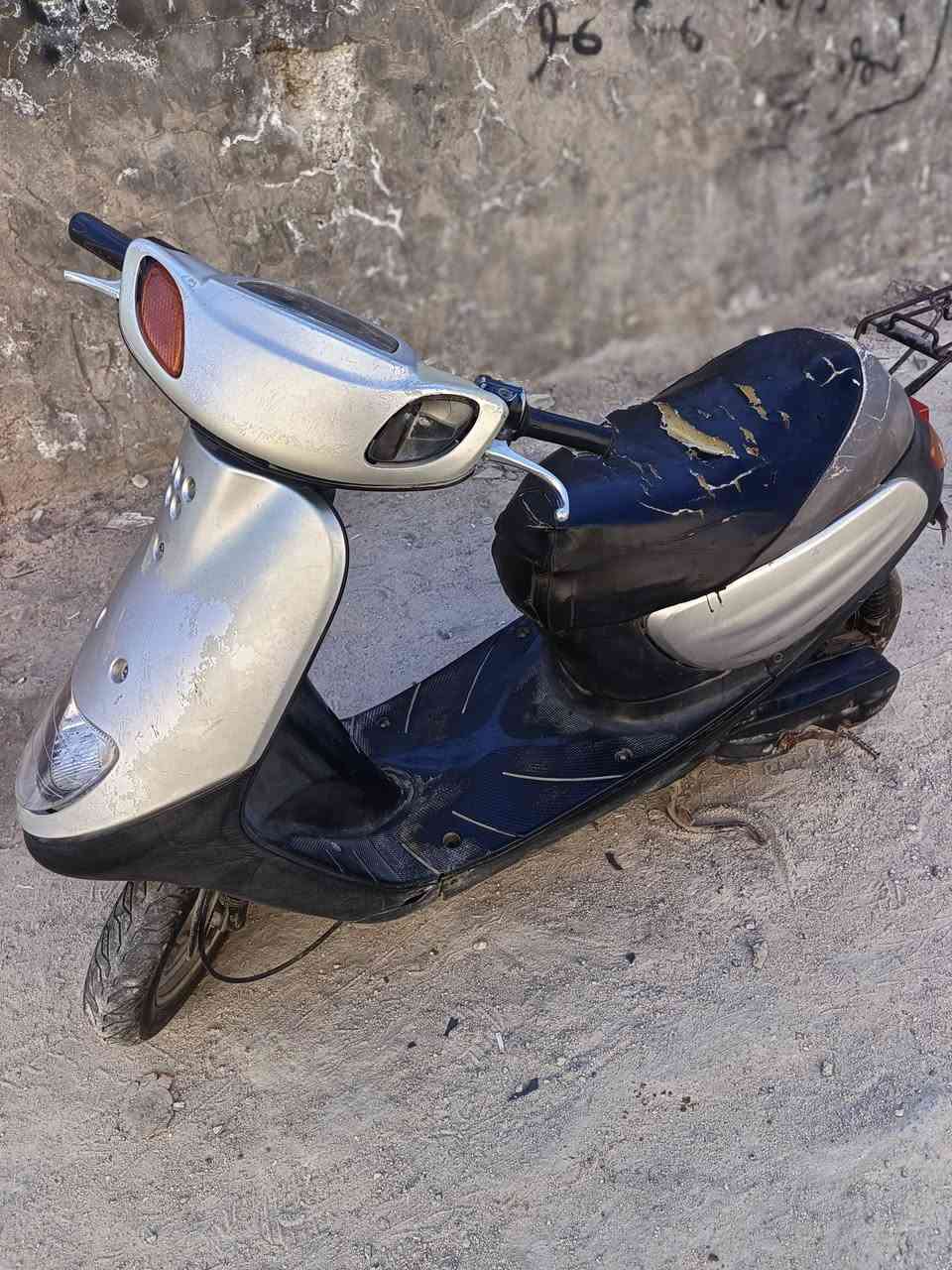 درجة منغولي لبيع نضيفه كلشي شغال بيه سلف هندر لايت مكينه ناعمه كفرها اصلي سعرها  200مكان ناصريه مركز وشراي ***********يتصل عله رقم
