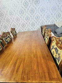 ميز طعام • ٦ كراسي