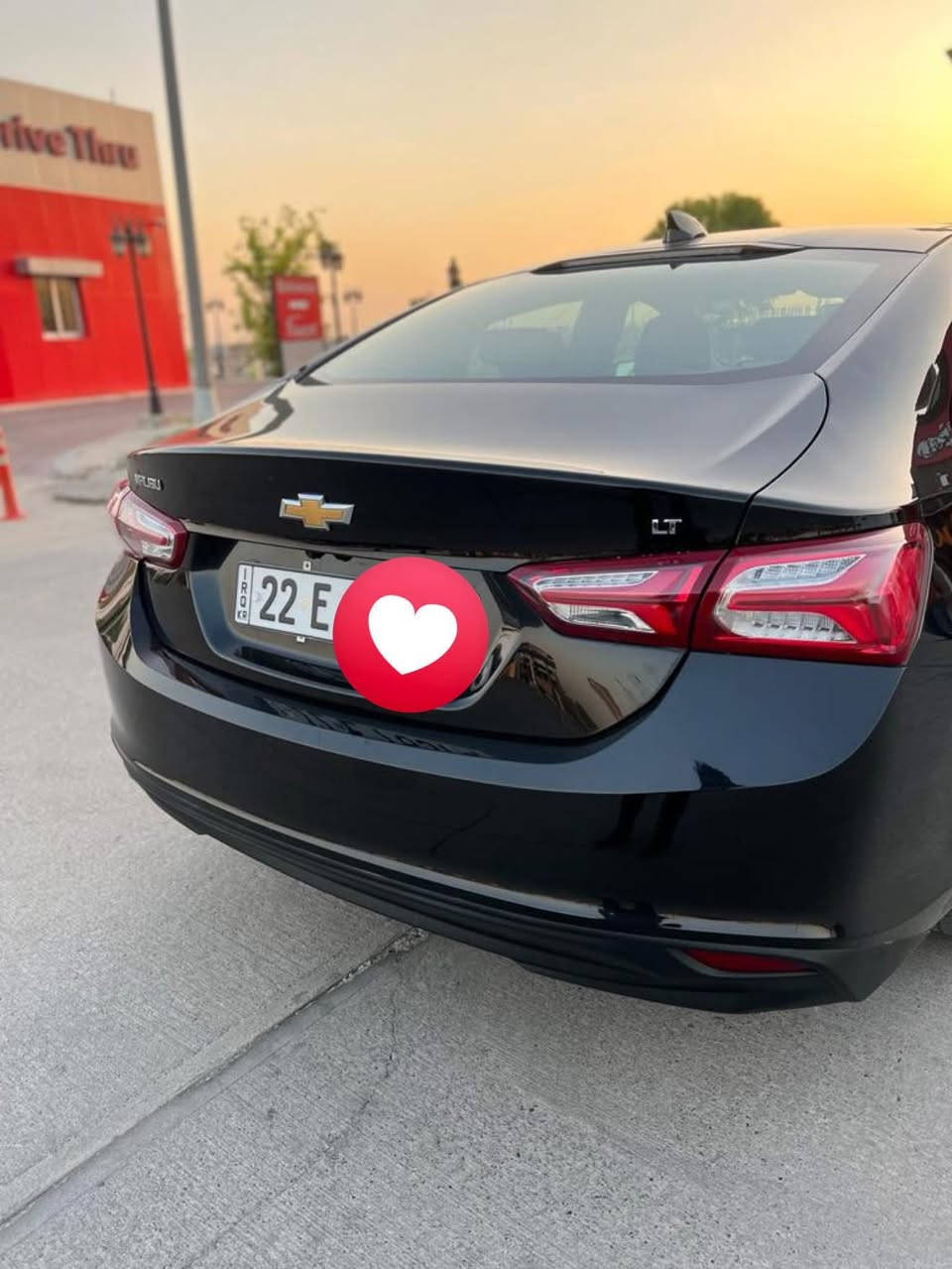 السلام عليكم للبيع او مرواس مع تراكس او كورله هايبرد فقط
 ماليبو ٢٠٢٠ lt حادثها موضح بالصورة ب اسمي رقم اربيل 
محرك ١٥٠٠ توربوا بلادي 
كير بلادي 
عليهن صيانة دورية  مكفولات من كلشي 
بيها كلير باب خلفيه عكس السائق 
سعر ١٢٧ بيها مجال قليل 
حدادية محرك كير شواصي لغود حجر بيئة كلها مكفولات بلاد  بيها نقص بسيط يوكع من السعر عنواني بغداد شارع حيفا
 ‭٠٧٨٣ ٨٧٤ ٧٢٧٨‬
