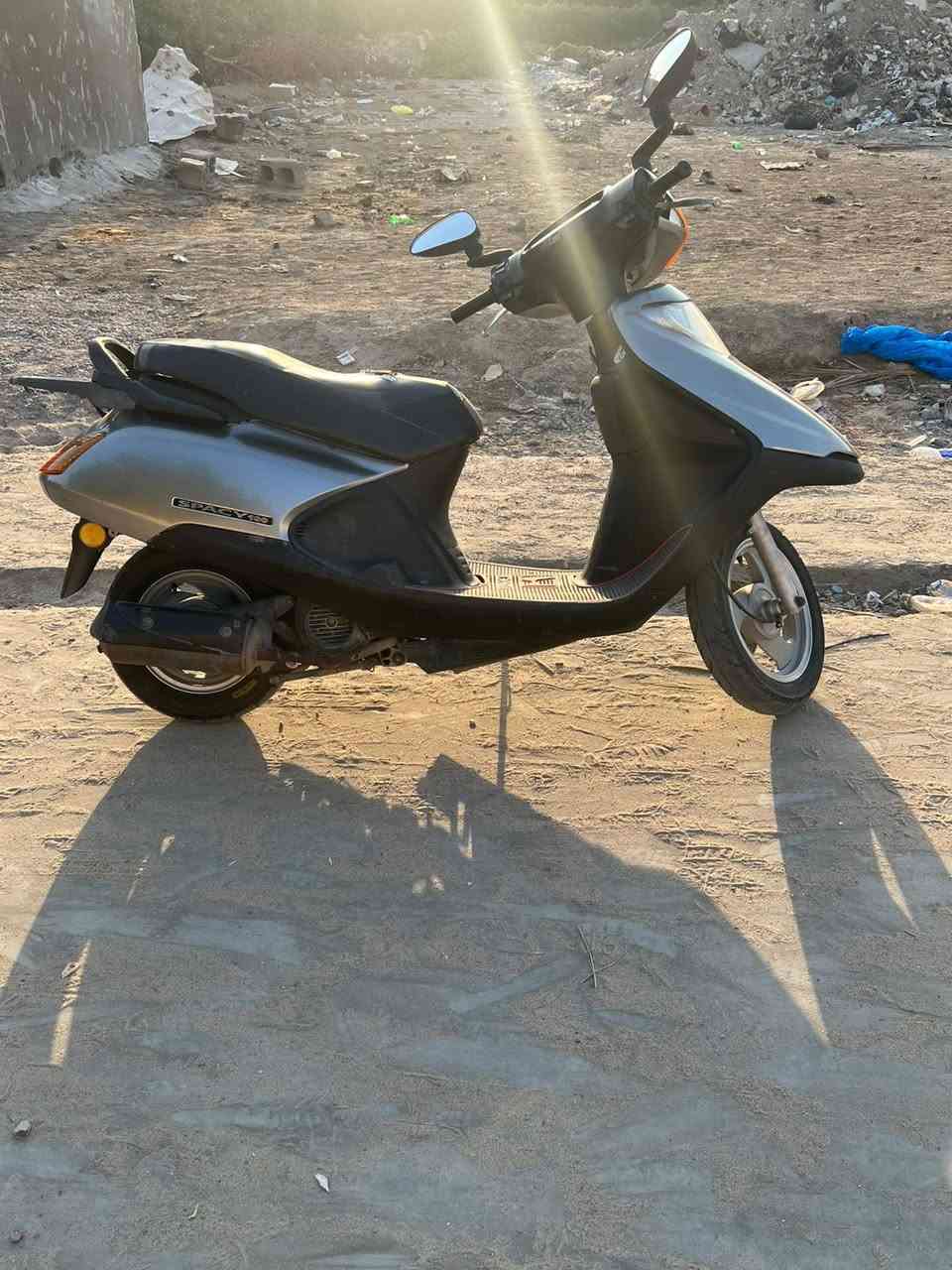 السلام عليكم دراجات  عدد ثنين وحدة صينية ووحدة ياباني للبيع دراجات نضيفات كفرات بلادية شغالات سلف وهندر كهربائيات كاها شغالة مستعجل عل البيع سعرهن ثنينهن 950 الف الشراي يخابر ويدلل *********** مكاني نعمانية
