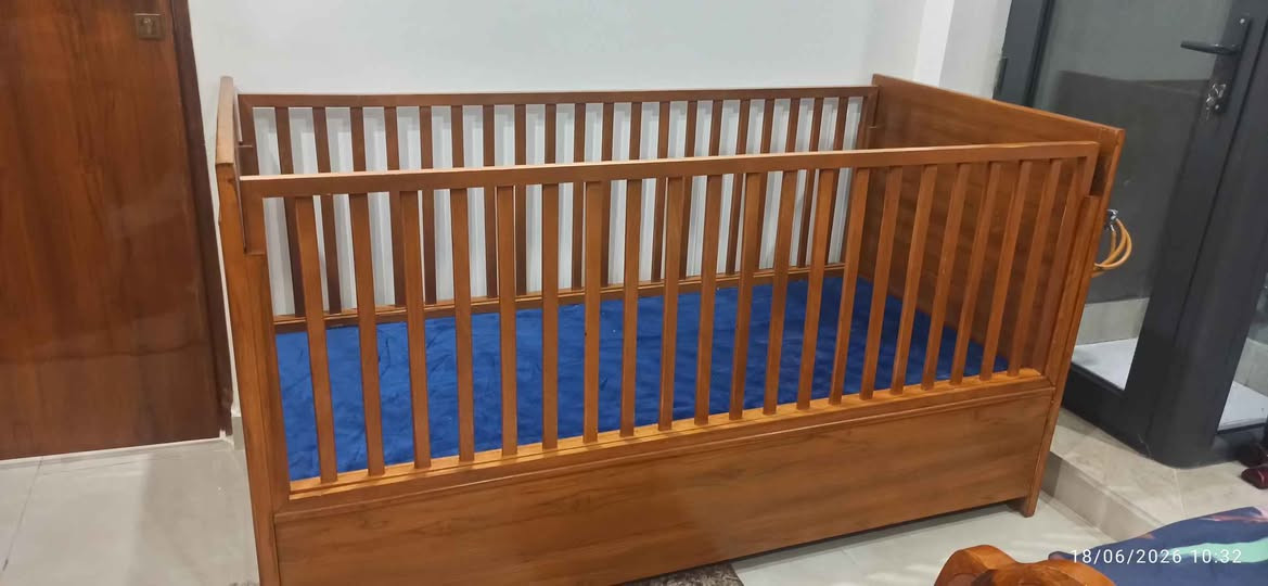 سرير كبار + سرير اطفال+ جلسة
يعني ٣ * ١ 
ملاحظة ( المحجر متحرك) واذا تريد فيديو تعريفي راسلني وتدلل
القياس 90*180 سم
الارتفاع 100 سم
خشب صاج درجة اولى عمل يدوي تزگام مو جاهز  جديد غير مستخدم ينفتح وينشد السعر ٢٧٥ الف  مكاني نجف النجف, العراق


**إذا كنت صاحب هذا الإعلان وتريد حذفه لأي سبب، رجاءا أرسل رسالة إلى الدعم الفني**