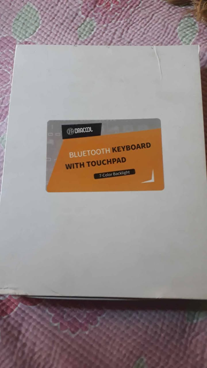 السلام عليكم
كيبورد و حافظة ايباد ابل 11 برو مطابقة للاصلية
السعر 40 و بي مجال قليل
للاستفسار على واتساب
***********

