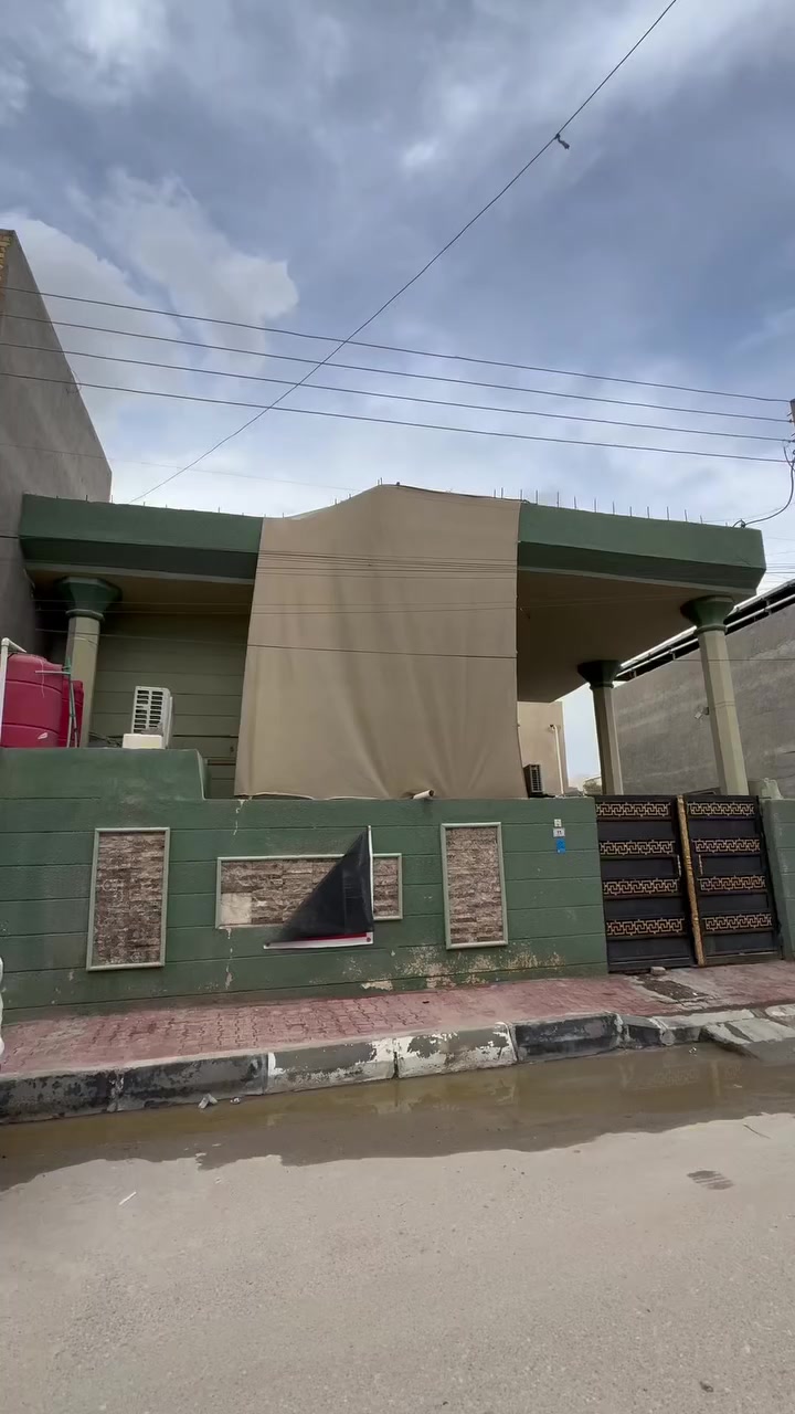 شـركـه أنوار الجـزائري للعقارات والمقاولات 
يتوفر بيت للبيع 
العنوان : الخربطليه - حي الرضا - قرب جامعه الكنوز 📍
المساحه :   220 م
الواجهه :   10 م
محتويات البيت : 4 غرف منام + استقبال كبير + صاله + مطبخ + صحيات + كراج 
المواصفات : بناء 2007 + ترميم حديث + واجهه حديثه + شارع 10 م + قريب للشارع
السعر الأجمالي :  450 مليون  🛑

عنوان الشركه الجبيله مجاور جوتن للاصباغ 
و قصر شيرين  📍

شركه أنوار الجزائري للأستثمار العقاري والمقاولات العامه والتجاره العامه . 
الشـركة  مجازة رسمياً وقانونياً من جميع الجهات المعنيه 
 
للاطلاع على باقي العروض او مشاركه عرض مع الشركه
 التواصل عبر الارقام التاليه :
***********
***********
***********
