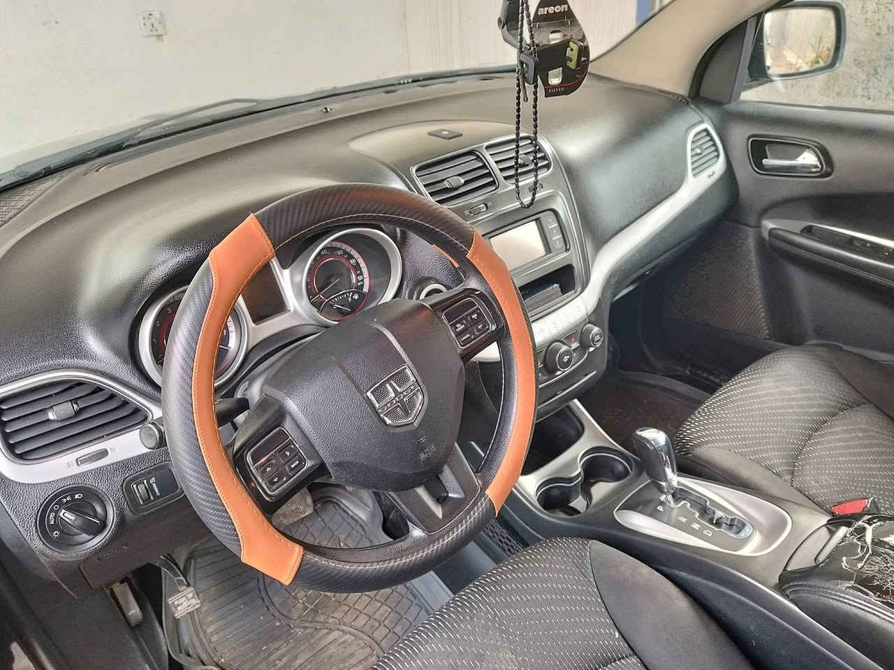 للبيع سيارة نظيفة وجاهزة للاستخدام 🚗
سيارة دودج جورني موديل 2017
اللون: أسود
السيارة بحالة جيدة جدًا،
مكفولة من الحوادث،
محرك وجير ممتاز،
التكييف شغال 100% ❄️
استخدام شخصي، وما تحتاج شي غير البنزين.
📍 الموقع: كركوك
📞 رقم الاتصال: ***********
💰 السعر عالخاص
الله يبارك للمشتري 🤍
