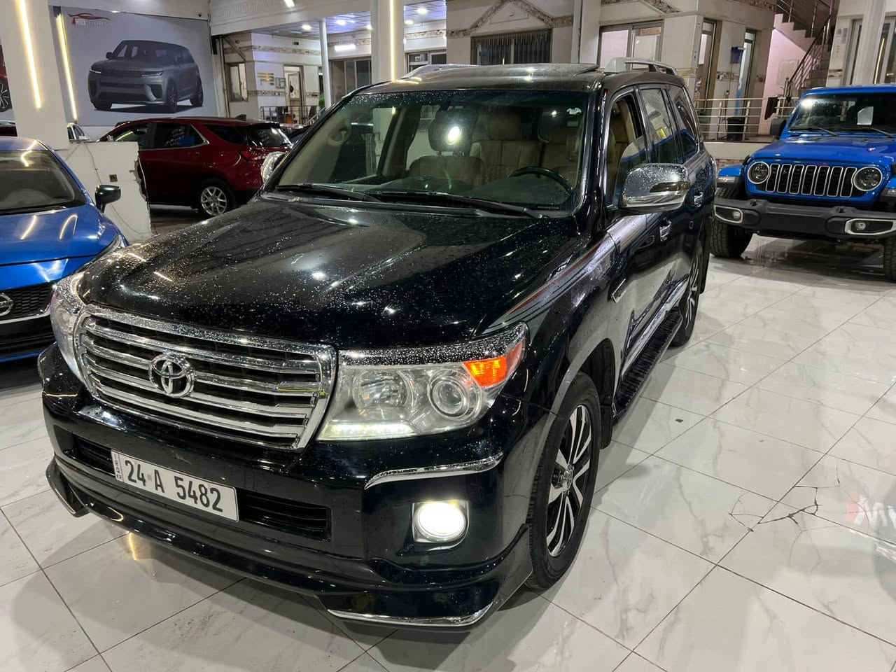 سلام عليكم ورحمة وبركاته 🤍
 تويتا لاندكروزر موديل2009 
الضررسياره:بدون صبغ بص باب و جملغ ورا تعديل بارد 
السعر 288 بيهامجال 
سياره رقم و فحص هزه كلو جديد حةتا 2039 جديد 
سياره V6سلندر
ماصفات سياره GXR معروفه فول 
سياره4*4 
سيلات 
بصمه 
كاميرا
شاشه 
حساس 
شغال 
سلاجه 
لايتات LED
زينو 
ويل كروم 

مكان سياره أربيل شارع ١٠٠م📍
☎️***********☎️
