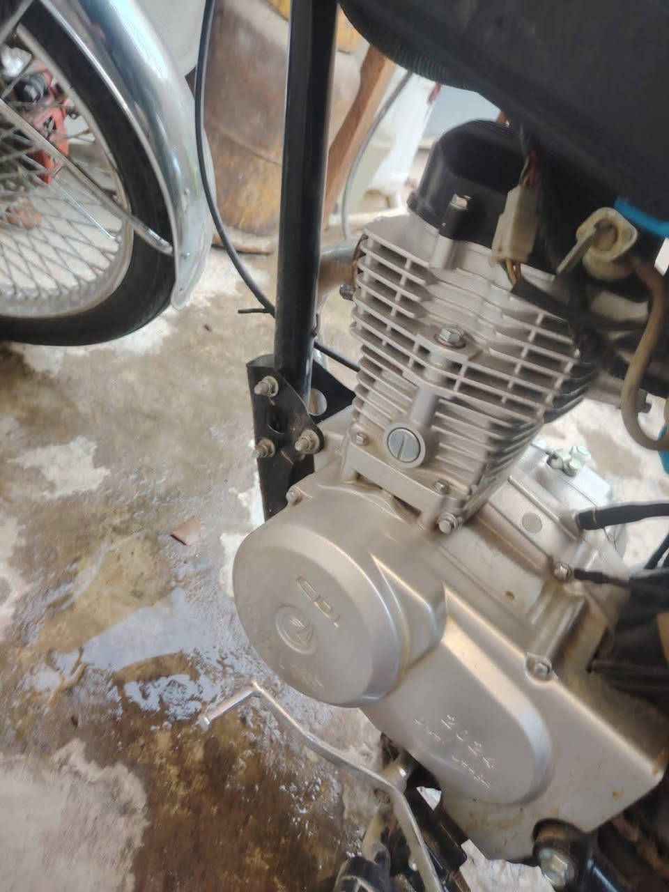 سلام عليكم دراجه سونك موديل 24 مكينه مامفتوحه ولا مره دراجه مامتعوبه تجي تشوف بعينك  سعر 500 وبيها مجال تواصل *********** بي واتساب
