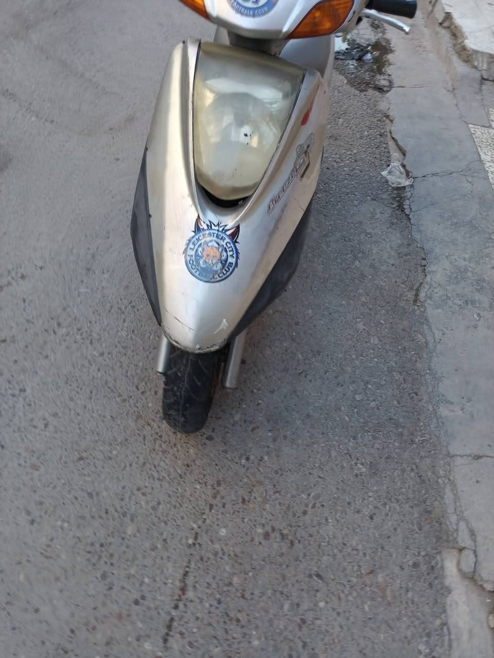 السلام عليكم بريز محرك بلادي ناعم نكره سلف هندر  جيب فيتر وفحص فشكه بلاديه كهربائيات كلها شغاله كل نقص مابيها فقط عرموطه هندر فالته بس تشتغل هندر وسلف تايرات جدد دبلات جدد شلعه ومعدل لاتبخير لاصوت لاتئخير السعر ٤٢٥ بلديات شارع مصرف رقمي ***********بي واتساب فقط
