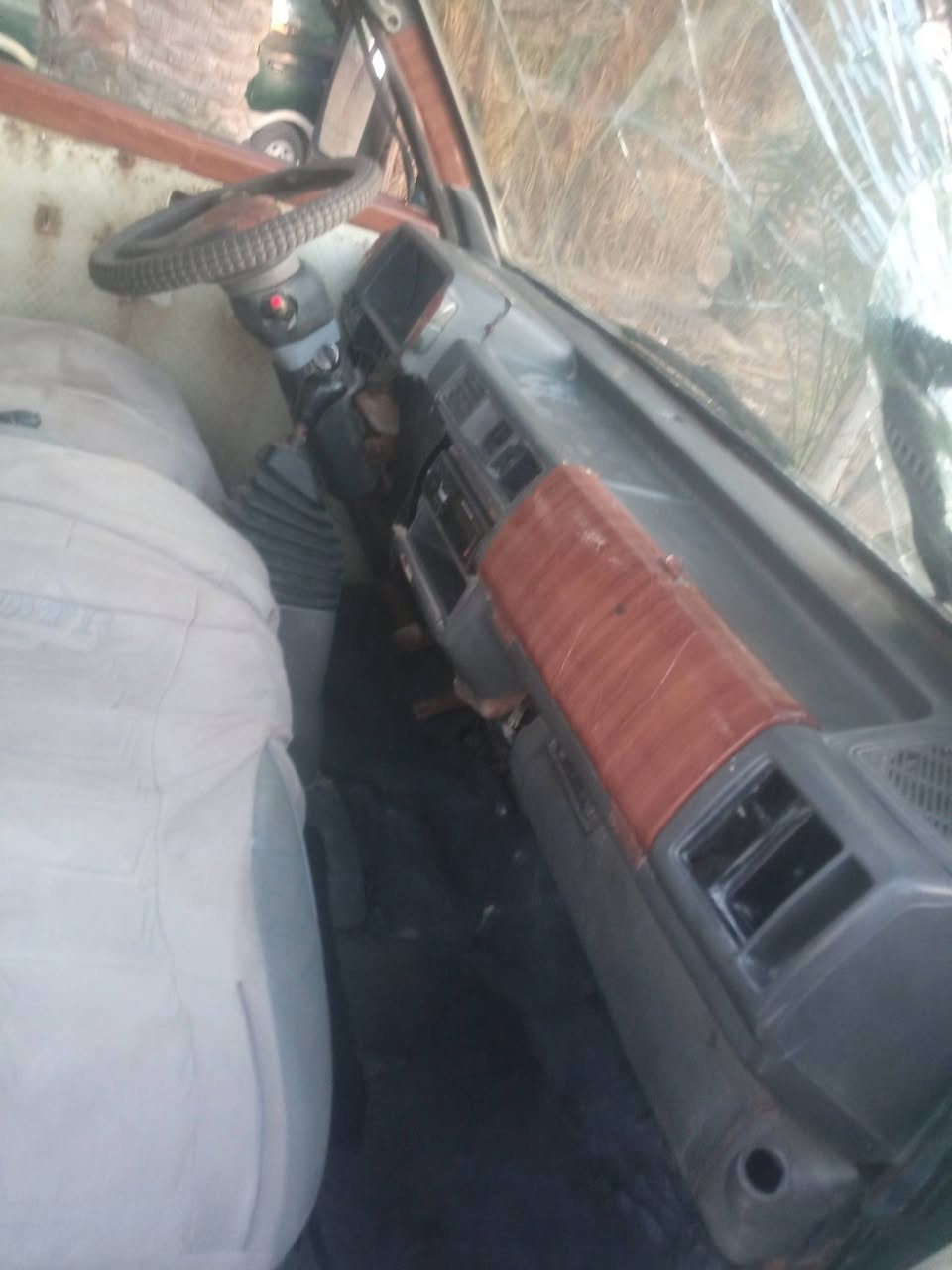 السلام عليكم
للبيع كيا بسته موديل 95
سياره نضيفه وجاهزه
رقم صدامي راعيها موجود لكن معندي تواصل ويا
السعر 19 وبيها مجال
لل اتصال ب ***********
