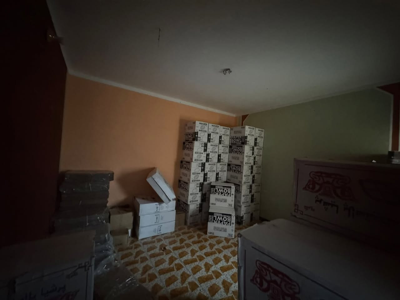 دار سكن للبيع 

علما دار مطلوب مبادره ٨٥ مليون 

العنوان / حي آور شارع السبيس 

المساحه / 100 م امامي 

تفاصيل البناء/ طابقين مسلح 

ط١/ صاله استقبال غرفه مطبخ صحيات 

ط٢/ صاله .3 غرف نوم . صحيات 

للمزيد من التفاصيل يمكنكم التواصل معنا على الرقم الآتي 

***********

***********
