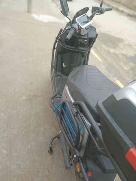 سلام عليكم شباب دراجه شحن للبيع دراجه حلوه ونضيفه العنوان واسط عزيزيه الاتصال علا هاذه ال رقم ***********
