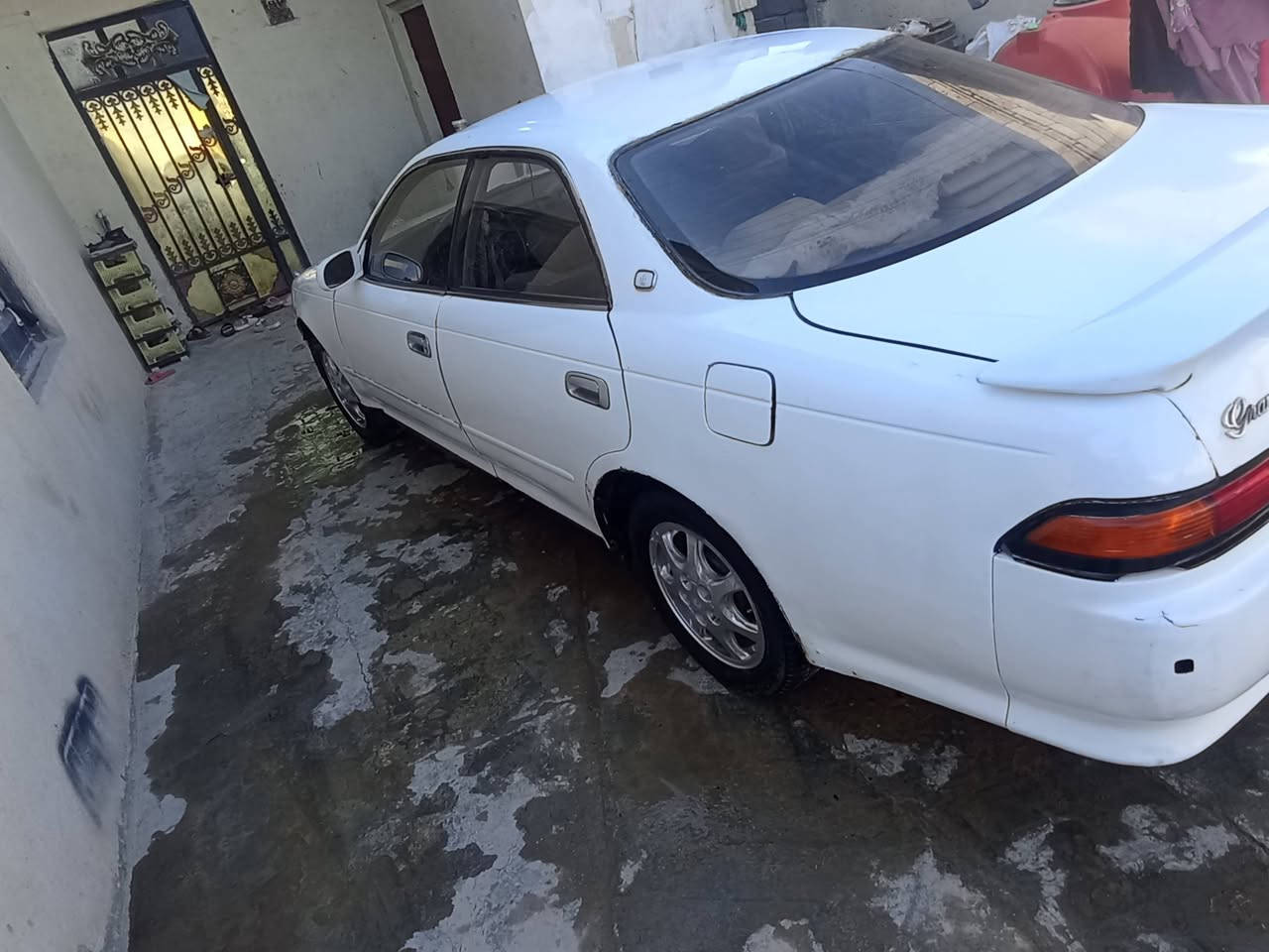 السلام عليكم مارك نفخ للبيع اومراوس رقم بصرة سنوية بعدها مانتهية مكفولة من الكص والضربة القوية والصبغ العام علماً(نقل جثة بدنه كاملة)راعيها يمي محرك وكير ثنين ونص بالكارتون تبريد شغال حدادية تخم تاير بدي دواخل حلوه، السيارة حلوه وجاهزة السعر 37وبيها مجال  الشراي يتصل ويدلل*********** البصرة الزبير
