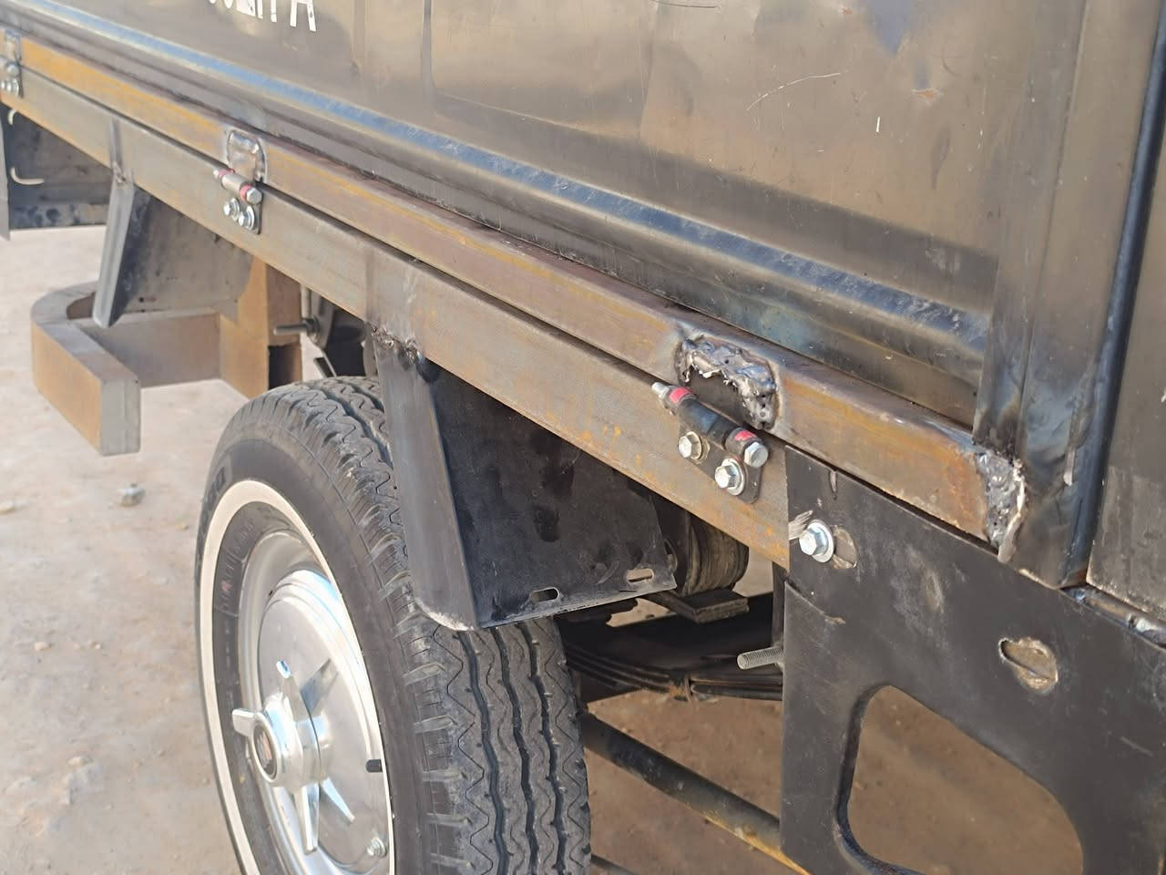 ترتيب وصبغ جميع الستوتاة التعبانه 
عنوانه خلف ملعب النجف الدولي 
***********

صبغ شاصي 
صبغ بدي 
ترتيب الحصيره 
حصيره جديده مليمين
تبديل بديات ذب بديك وخذ بدي احسن منه
