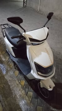 للبيع دراجه شحن بغداد مدينه الصدر نقصها بس بريك بس الامامي يشتغل كهربا...