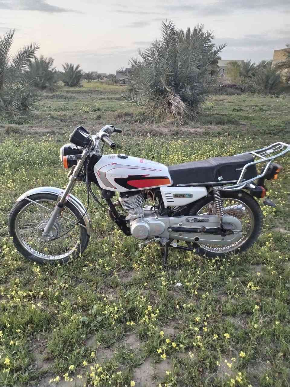 للبيع دراجه 4كير اوراق
المحرك برغي مامفتوح بي
شلعه ومعدل خير من الله 
كلجات الشركه +بعدهن كلش قويات يعني الدراجه ما متعوبه
كهربائيات باتري كله شغال مزوده اضائه جدا قوي 
مزوده هورن قوي 
تايرات دبلات  وياله كله جدد
والدراجه احله من الصور
السعر المطلوب 450 
بسعر البلاش 
مكانه/ نجف /جسر ام عباسيات قرب سيطرة معمل البيبسي
للاستفسار اكثر اتصل مكلف بل نشر
***********
***********
