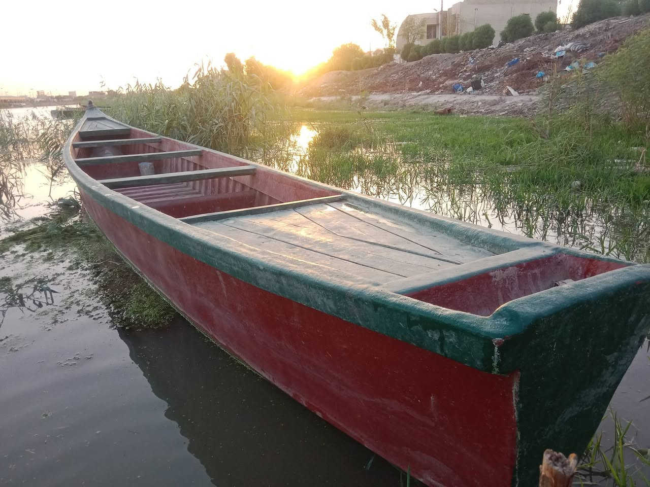 السلام عليكم
بلم جديد للبيع طول 17 ذراع بسعر 900 الف
ومكينه توهاتسو ام 30 ما مفتوح لا گير ولا محرك بواحد و900
العنوان العماره الماجديه 
الرقم للاستفسار
***********

