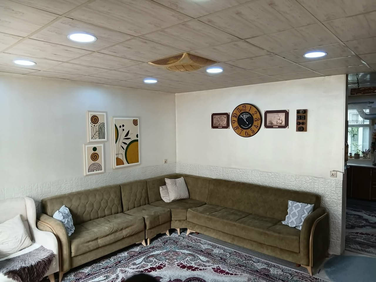 #xanw
#خانو  بۆ #فرۆشتن لە #سلیمانی #هەواری_شار
١٠٠ مەتر تاپۆیە
٥ بە ٢٠  خانوەکر لەسەر تەسمیمێکی زۆر جوان دروست کراوە
نزیکە لە بازاڕو مزگەوتو قوتابخانە  
پێدێت لە, میوان ,مەتبەخ نوستن وەکراوەیەکی گەورەیهەیە کە دەتوانرێ دەستکاری بکرێو  وەکو مەتبەخ بەکار بهێنرێ
بۆ زانیاری زیاتر پەیوەندی بکە ***********

یان کۆمێنت بکە وەڵامت ئەدرێتەوە

تۆی بەڕێز هەر موڵکێکت هەیە وێنەو زانیاریمان بۆ بنێرە تا بۆت بڵاو بکەینەوە
