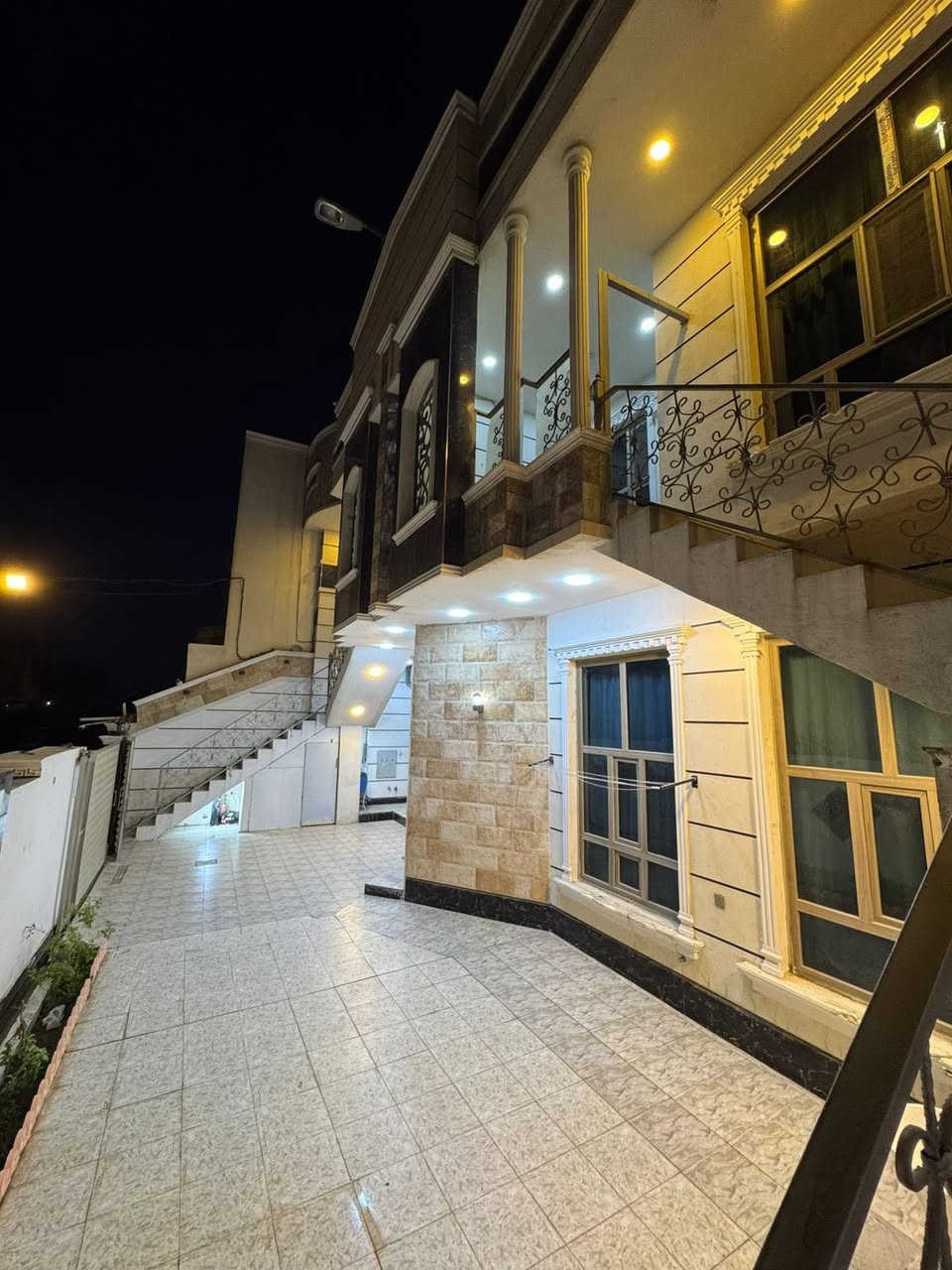 🔺🔺🔺للبيع🔺🔺🔺
🔴بيت للبيع حي الضباط الثانيه🔴

🔺المساحه /280 متر 

🔺العرض /14 متر 

🔺النزال /20 متر 

🔺الشارع /8 متر 

🔺يبعد عن الشارع العام /20متر 

📍خلف بيت ابو الگبه📍

🔴يرهم استثمار وارد شهري او سكن اعتيادي🔴

🔺🔺السعر /تفضل خاص
وتساب /***********

🔺منقطعات واحد عن الثاني ثلاث مشتملات بموقع واحد ومميز وواصل جميع الخدمات 🔺

موقعنا /محيط العسكري مقابيل اسواق عطوفه 1

🔺مكتب الشواهق للعقار🔺

محمد  النومان /***********

مصطفى الحلبوسي/***********
📞📞واتس اب 📞📞
