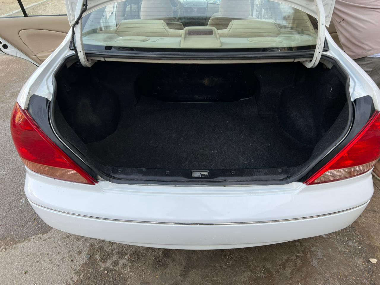 سلام عليكم نيسان سني 2009 سيارة كفالة عدة دوسة بيهة صبغ وبيهة بكانت بارد ماشية 165كير مكينة وداخل نضيفة العنوان حي اور سعر 103وبيهة مجال بصيط رقم الهاتف ***********
