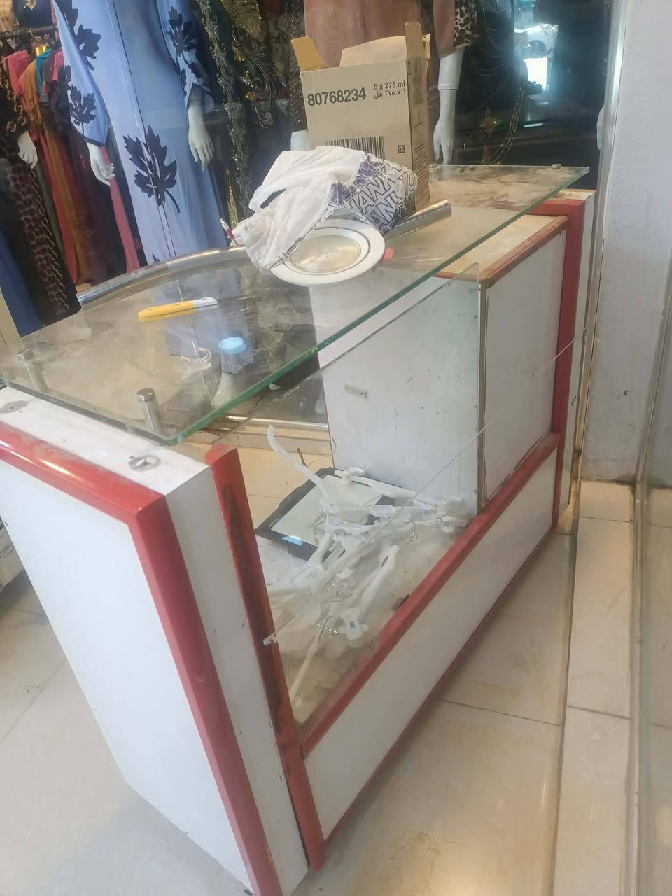 ميز مال محل للبيع سعر ٥٠ الف بي مجال 
سوق سومر ***********
