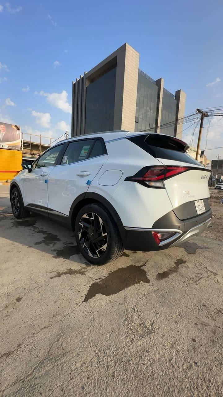 السلام عليكم البيع سبورتنج موديل 2025بعدها بضمان ماشيه 9الف أخت زيرو كفاله عامه فول موصفات عده لفتحه قماره حديد بسمي تحويل ثاني يوم مكان سياره بغداد الغزالية سعر 245وبيها مجال بصيط لاستفسار ***********
