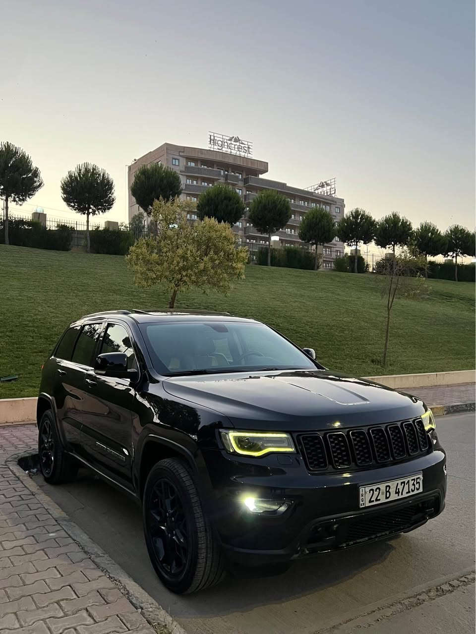 Jeep grand cherokee 2017 limeted
4x4
جێپ گراند چیرۆکی
خلیجی سفری شەریکە هارلم
مواسەفات lemited دەبڵ ئەکسل
(ناو زەرد،پانۆراما ،کوشن خەزن+سارد و گەرم ، کەلە دیڤیدی سوکان هیتەر+ ڤۆلیۆم ،شاشە گەورە، سنوق جەگ، حاسەی پێشو دوا ،…..)
auto start/stop , DVD, 
 150 هەزار مایل ڕۆشتووە
گێڕ و مەکینە نەکراوەتەوە و کارەباییات و حەماوە بەشەرت 
تەبرید مەزبوت سارد و گەرم بەشەرت
تایەی تازەیە ، ڕۆنی تازە گۆڕاوە سێرڤس کاملی کراوە
سەیارەکە کامل بۆیاخ کراوە بێ ناو پێشو دوا کەپس 
ئێرباگ تەقیوە دانراوەتەوە 
💵سعر ١٧٦ گەڵا و معەمەلەیەکی کەم
📍شوێن:سلێمانی
☎️ : ***********
سيارة صفر شريكة هارلم 
(فول مواصفات، ليمتد،كشنات خزن +هيتر ،تبريد،  دبل اكسل 4x4 شاشة كبير dvd , ستيرن هيتر بانوراما ،حاسات امامي و خلفي تايرات جديد زيت محرك جديد،..
١٥٠ الف مایل ماشی

كير محرك ما مفتوح كهربائي حماوة كلش بشرط 
سيارة صبغ عام بجم كبس بدون دواخل
ارباكات طك بس مبدل بلادية
💵سعرها ١٧٦ ورقة و بيها مجال بسيط
📍مكان : سليمانية 
***********:☎️ السليمانية, العراق
