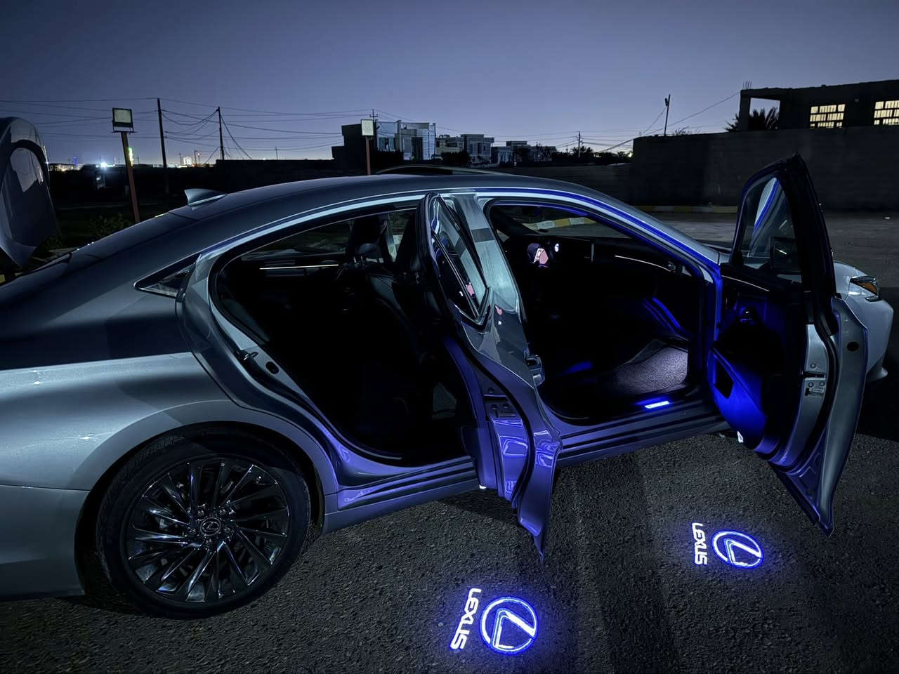 موديل 2024 
لكجري فول 
ضرر بنيد فقط 
ماشيه 23 الف 
مراوس وي جيب هايبرد بلكن فقط


**إذا كنت صاحب هذا الإعلان وتريد حذفه لأي سبب، رجاءا أرسل رسالة إلى الدعم الفني**