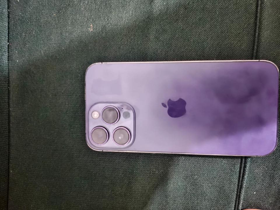 للبيع ايفون 14 برو ماكس 📱🔥
التلفون استخدام شخصي ونظيف حيل ما شاء الله، شغال ممتاز وما بي أي مشكلة.  
مبدل شاشة أصلية والثلاث خيارات شغالة، والفيس آيدي شغال 100% 👍  
الشاشة الأصلية تخبل والألوان والنعومة كلش مرتبة.

🔋 البطارية 88%  
📌 بس بعد التحديث طلع إشعار "لم يتم التحقق"، والباقي كله شغال طبيعي بدون مشاكل.

التلفون بلادي ونظيف جدًا، بي شخوط خفيفة جدًا على الاستخدام.  
والكامرة اللي مصور بيها الصور ظالمته لأن التلفون اللي صورت بي كامرته تعبانة، وبالواقع أنظف وأحلى هواي ✨

💰 السعر 650$ وبيه مجال للجادين  
📍العنوان: ديالى - شهربان  
📞 التواصل(***********)
